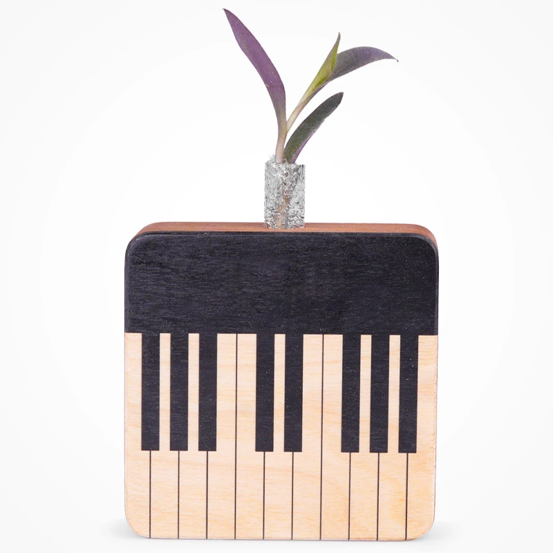 Piano design vase-1.webp